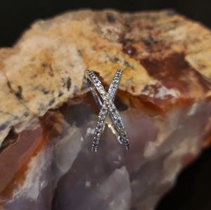 Pave criss cross fashion ring